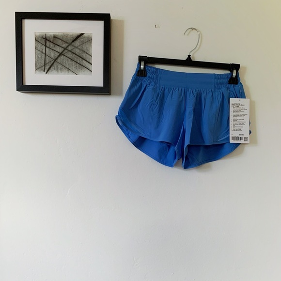 lululemon athletica Pants - lululemon Hotty Hot LR Lined Short 2.5" Blue Nile Size 4 New NWT